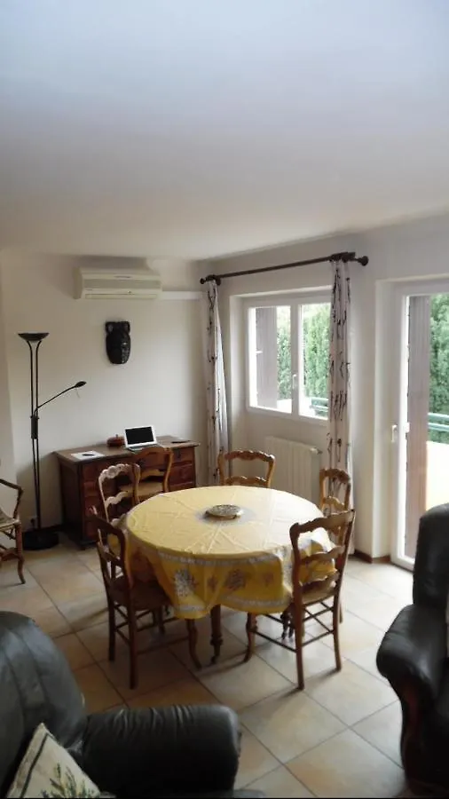 Appartement Bel appartement, très calme, 5mn à pied du cours Mirabeau Aix-en-Provence France
